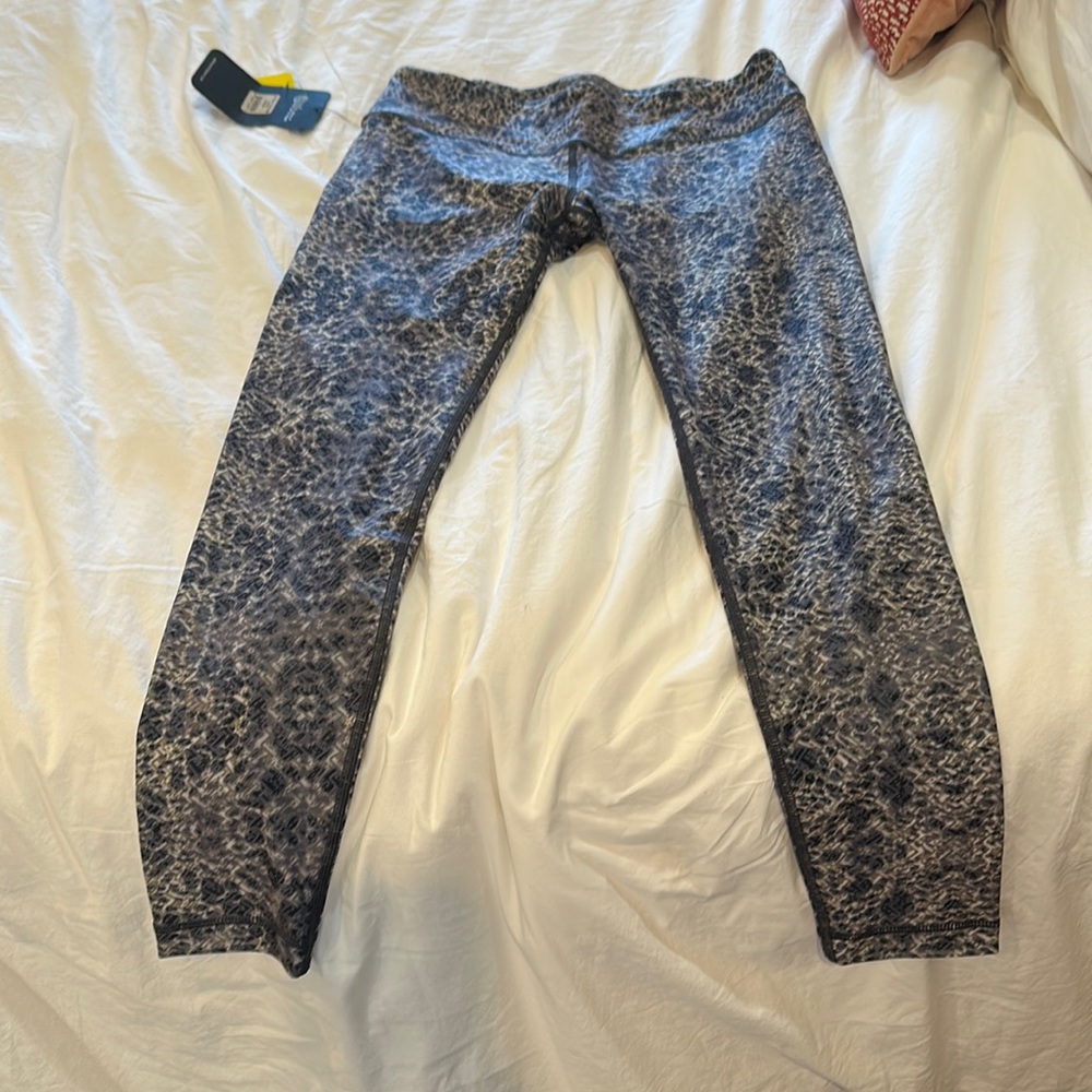 NWT Wear it to Heart - athletic leggings